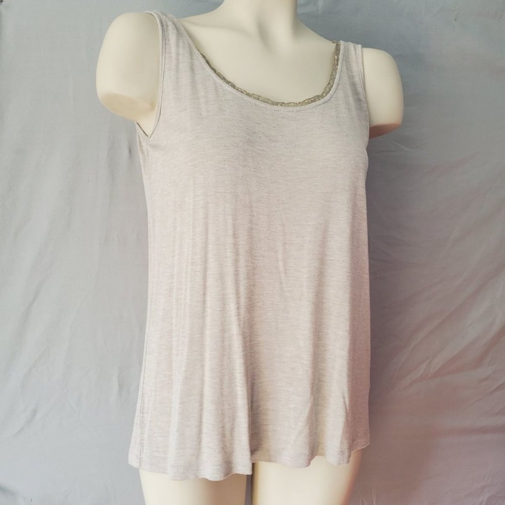 Gray tank to w/ lace up back & dot mesh